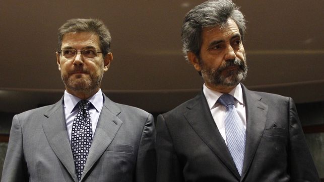 Rafael Catalá, ministro de Justicia, junto a Carlos Lesmes, presidente del Consejo General del Poder Judicial.